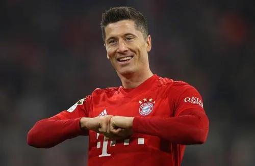 金球奖获奖时刻,金球奖到底归梅西还是莱万啊