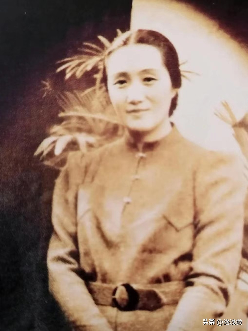 她从一无所有到华丽蜕变,她从草根姑娘逆袭成了30亿身家