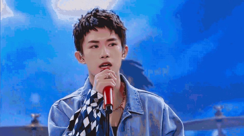 男士头发稀少适合剪什么发型,35到40岁的男士发型怎么剪