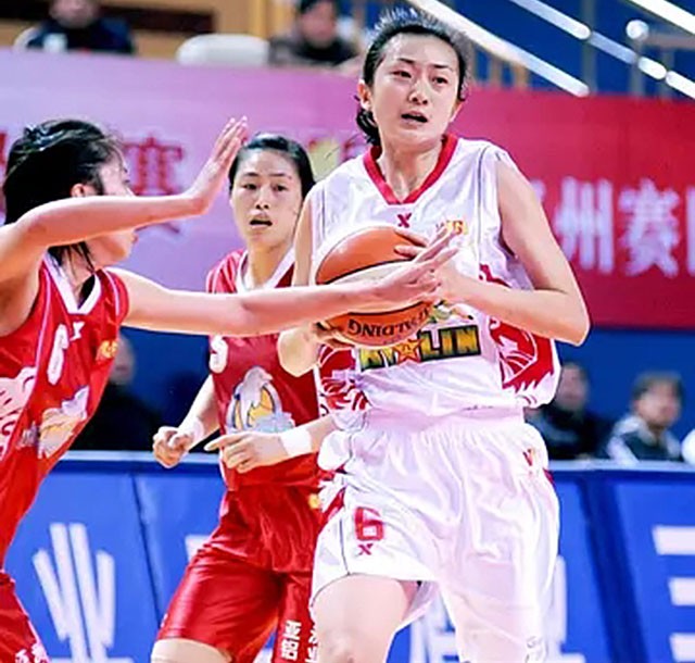 莫科周雅菲照顾王凡父母,八一女篮王凡死因详细