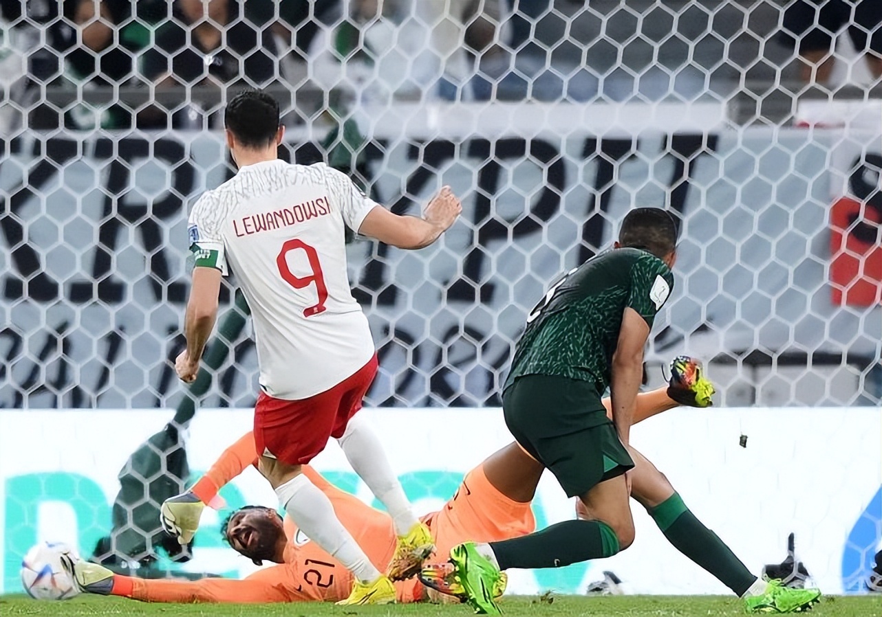 莱万结婚视频,波兰莱万年轻的时候