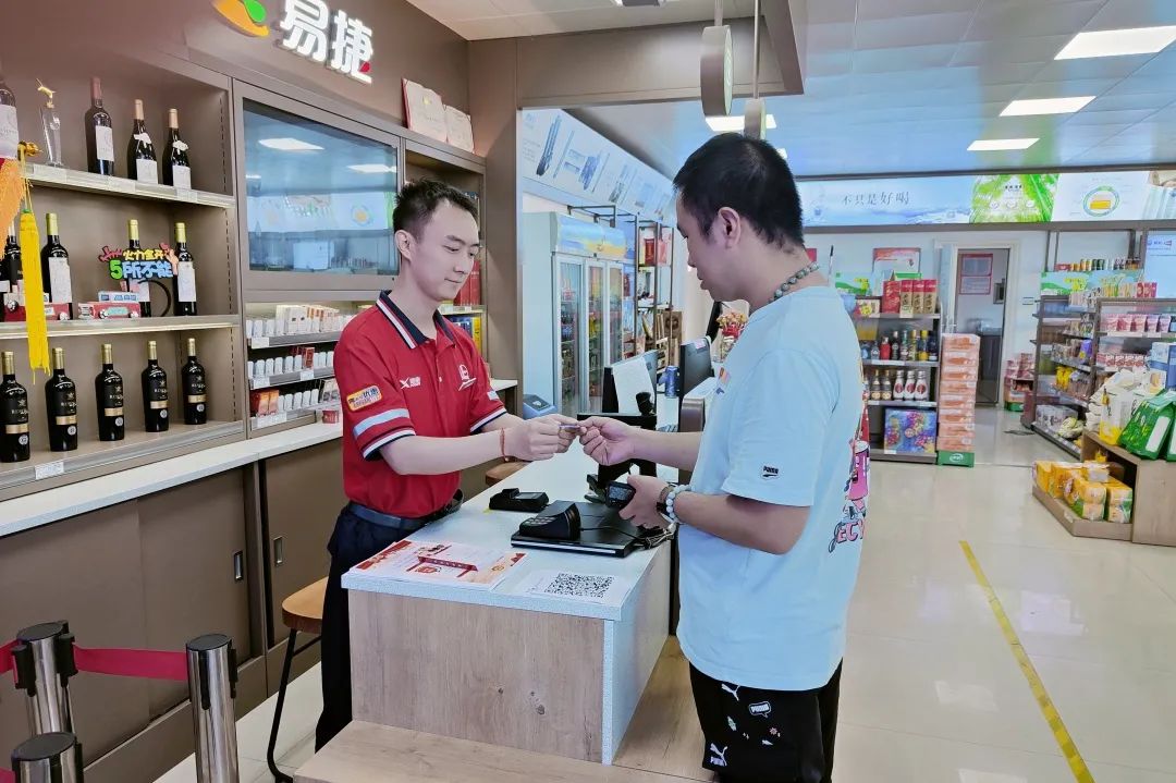 加油卡100元只需10元真的假的,1000元的加油卡打9折出售