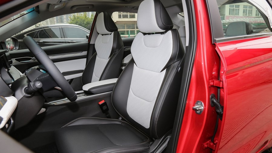 17款帝豪gl和18款帝豪gl对比,吉利帝豪gl和帝豪l的区别