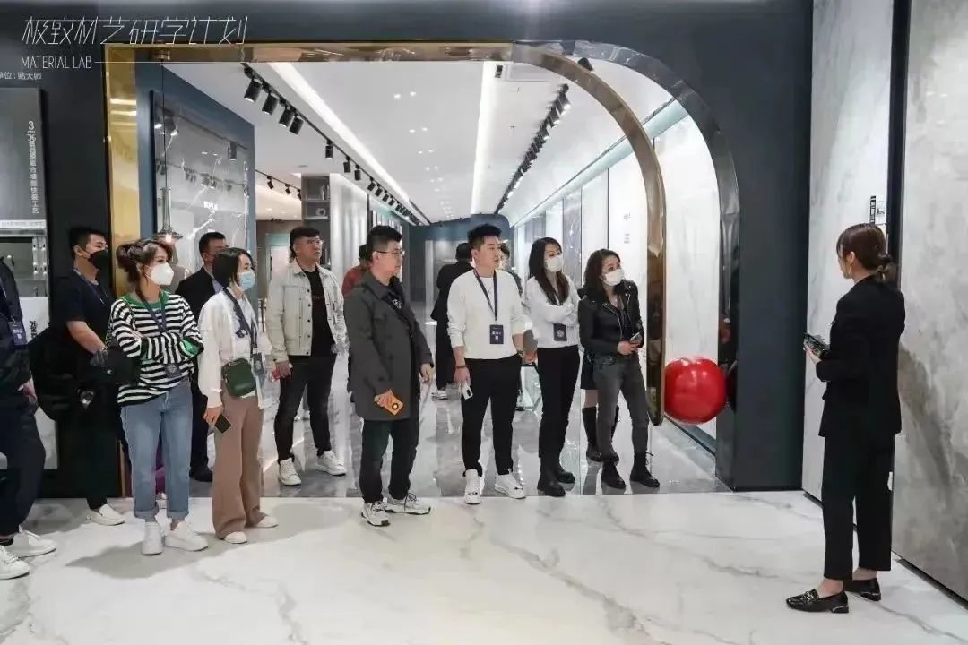 娣遍槄璇绘洿閫傚悎褰撲粖鏃朵唬鍙戝睍,娣遍槄璇绘洿閫傚悎鏃朵唬鍙戝睍