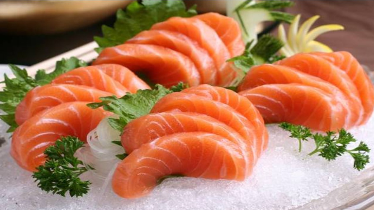 老年人腿摔骨折吃什么恢复快,老年人摔倒骨折的最佳治疗方法