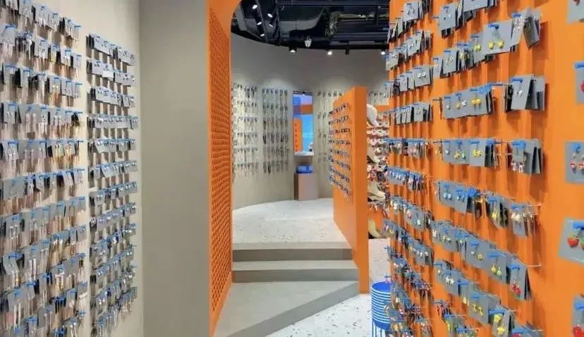 猛增120%，2元店火爆回归！现在，2块钱能买到什么？