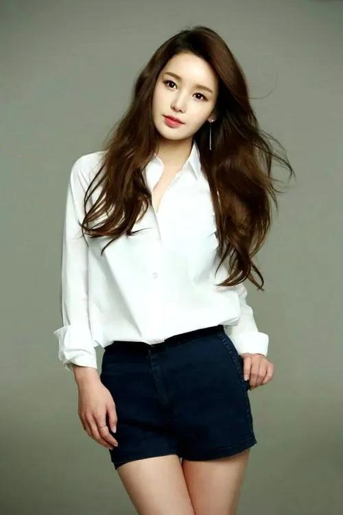 楂樻竻缇庡コ鍥剧墖鎶栭煶澶村儚,楂樻竻缇庡コ鍥剧墖澶у叏鍞編浼ゆ劅