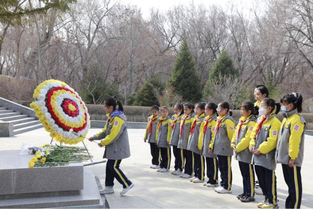 满门忠烈向英烈们致敬,清明时节祭英烈传承遗志寄哀思