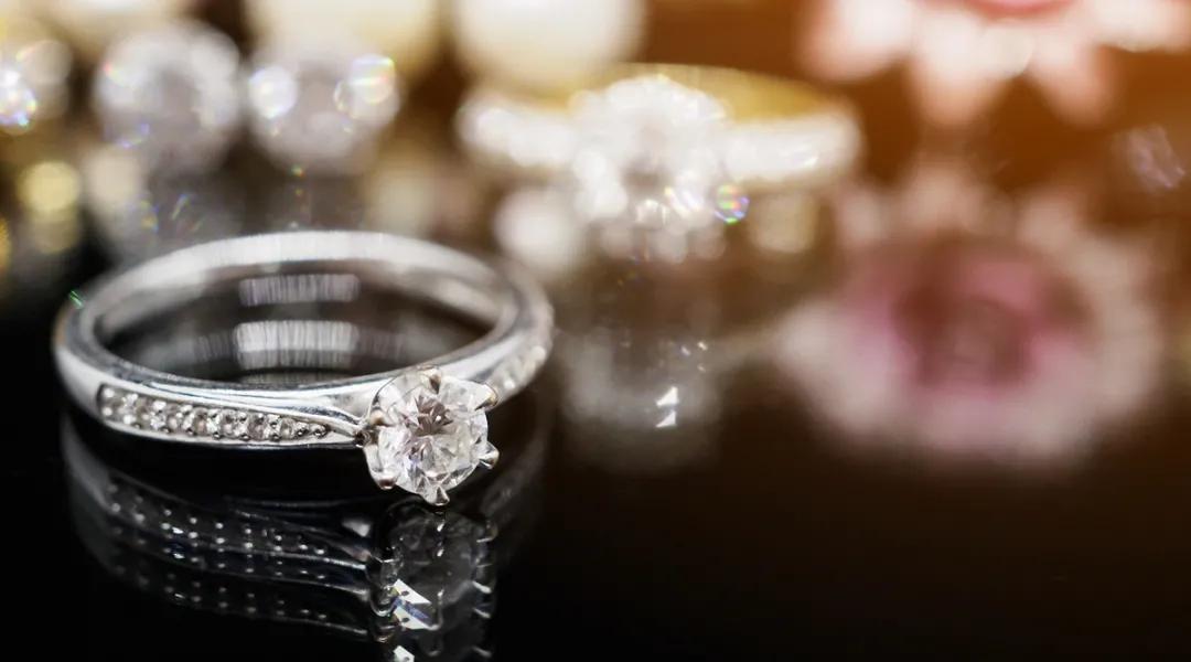 年轻人不结婚是不想承担责任嘛,年轻人不结婚行为