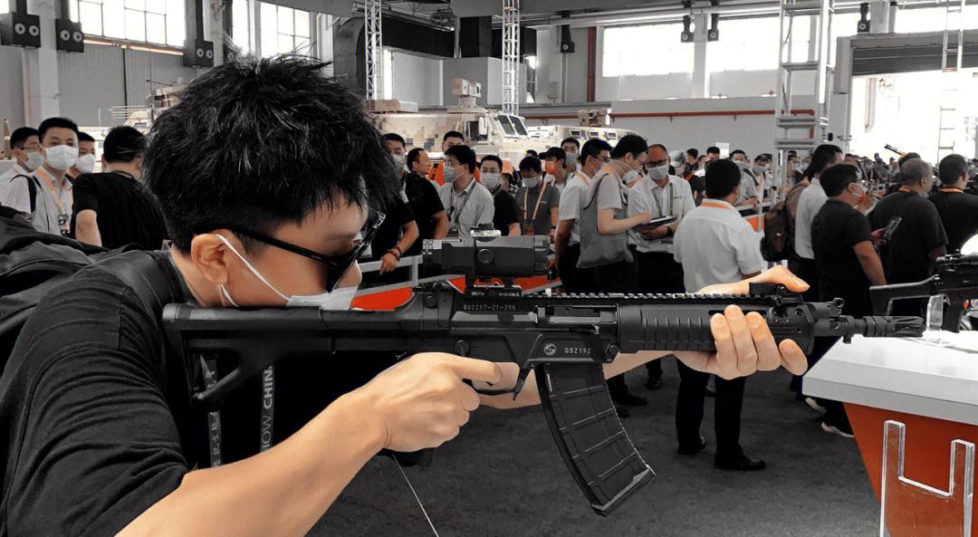 打响中东地区反美第一枪？沙特挥金600亿，高调官宣拥有东风21！