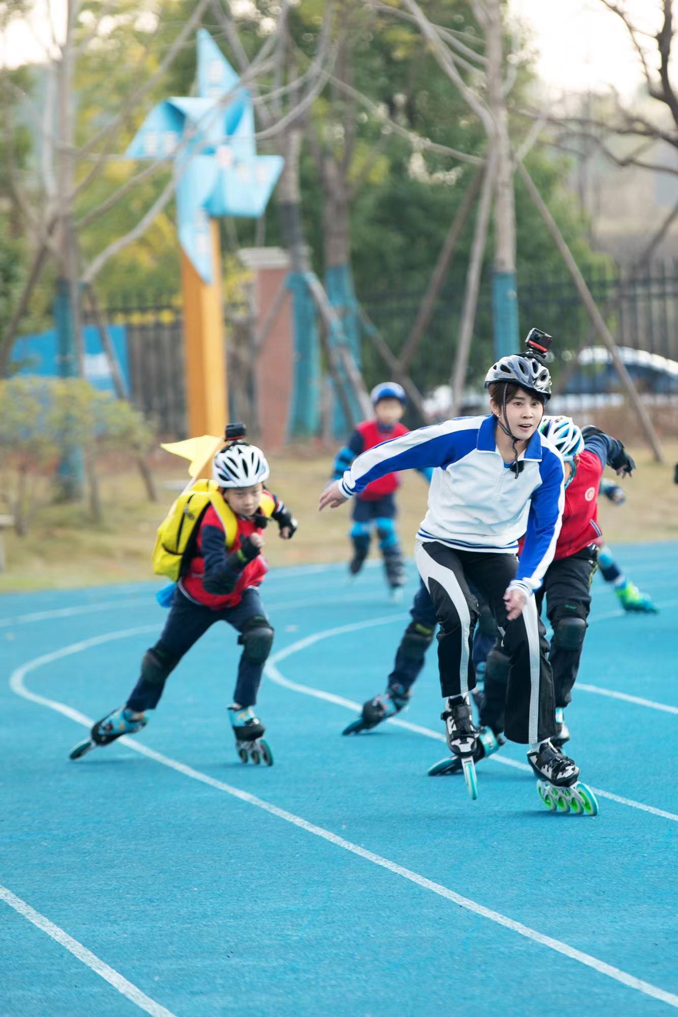 弘扬体育精神助力体育强国,传播正能量全民健身运动增强体质