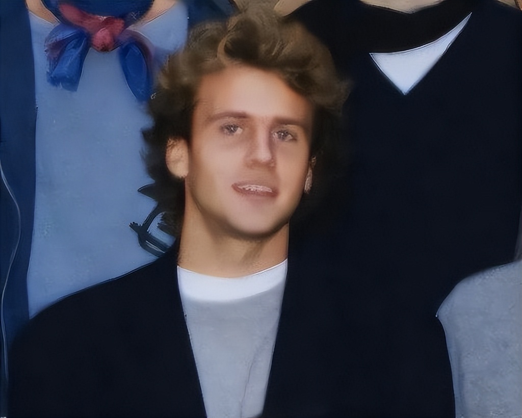 66岁法国第一夫人整容太成功,法国第一夫人年收入