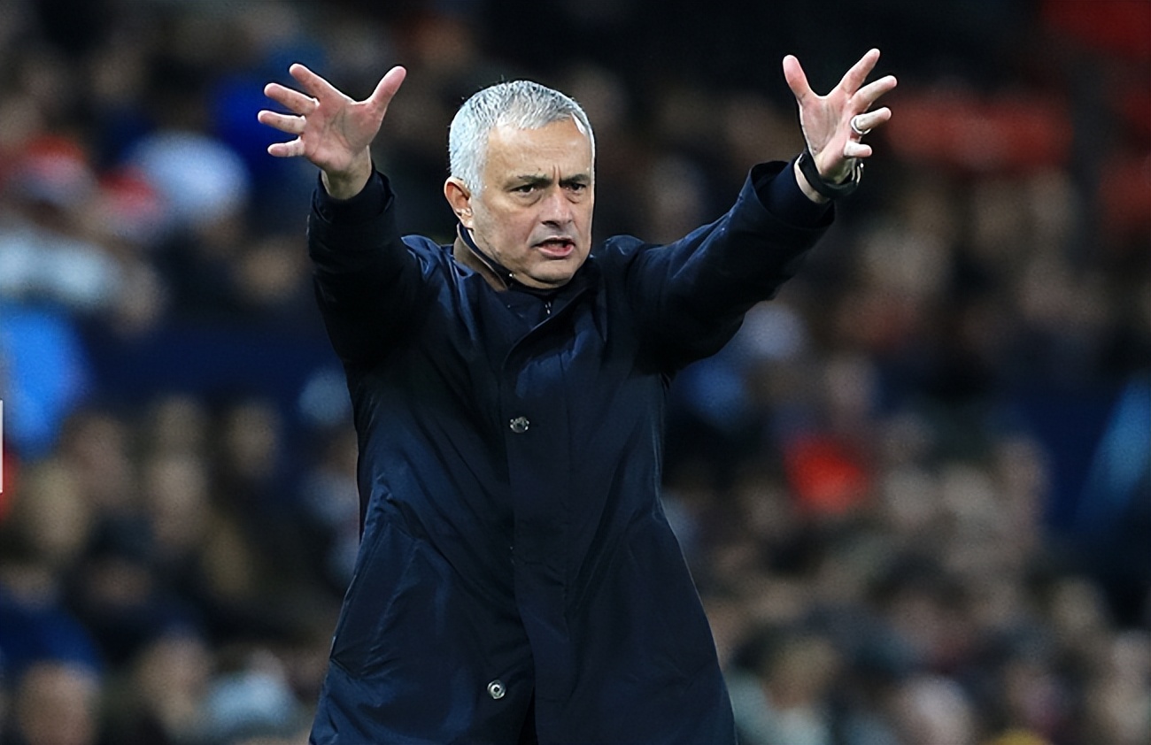 意甲直播:"每个人都在嘲笑你!"穆帅的场边情绪成为了笑柄!