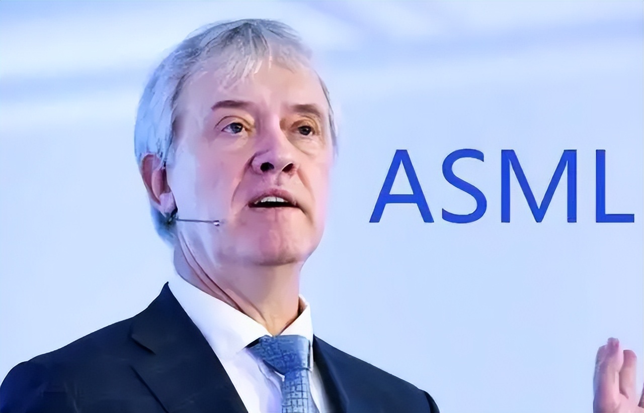 asml宣布光刻机正常出货,asml总裁称要把光刻机卖到国内