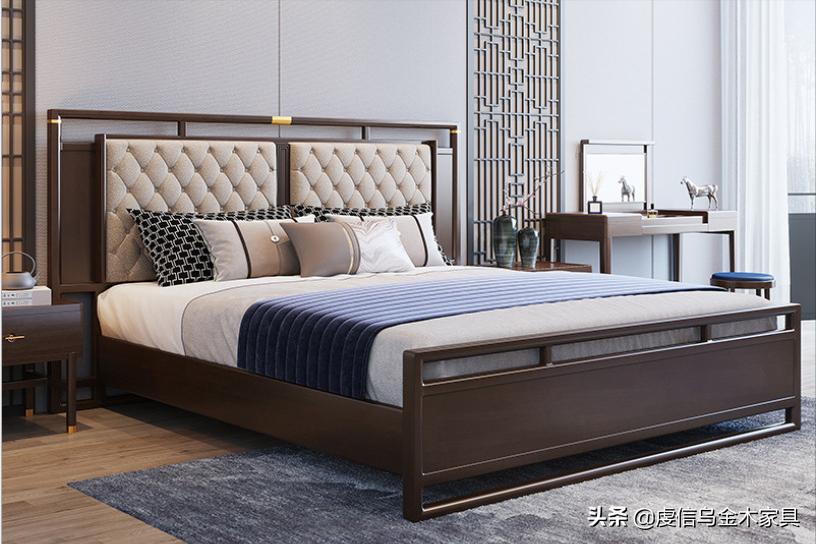 杨先生2万余元买实木家具，在密闭空间放了两天，打开门气味刺鼻