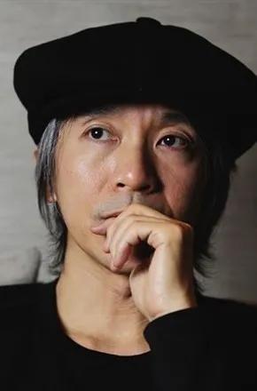 喜剧之王、孤独终老。人来人往、喜怒哀乐。留给后入评断是非