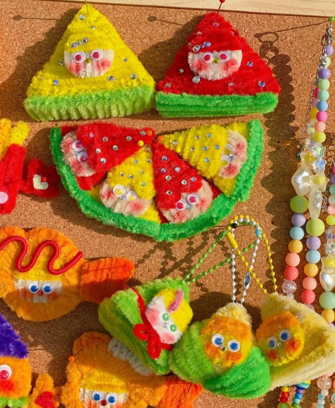 扭扭棒做什么适合摆摊,扭扭棒手工制作容易赚钱吗