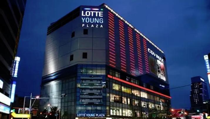 韩国财阀辛格浩：二婚入赘日本战犯家族发家，89岁和儿子共享女星