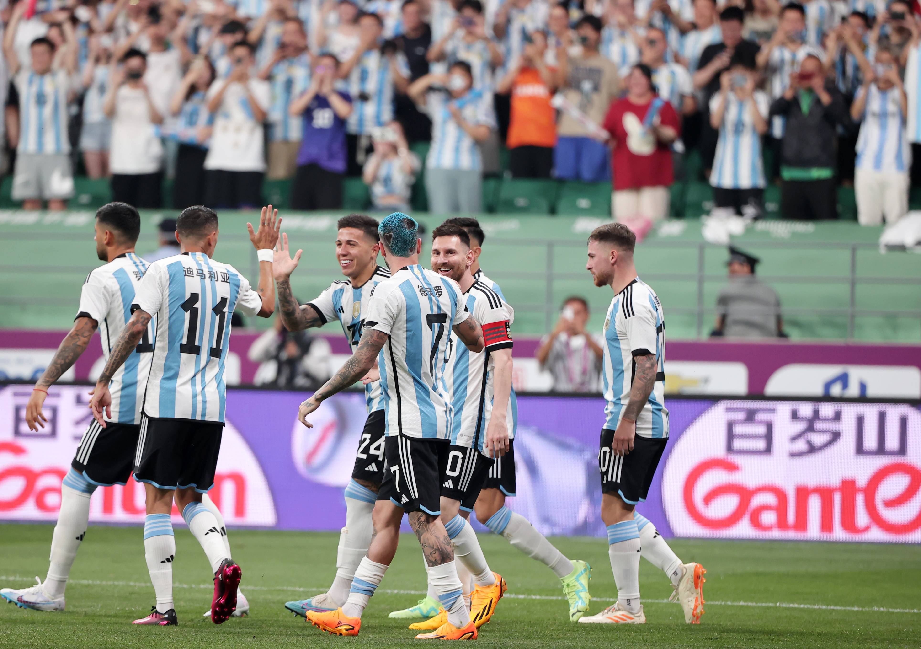 阿根廷2比1澳大利亚梅西突破过人,梅西梦幻表演完整版