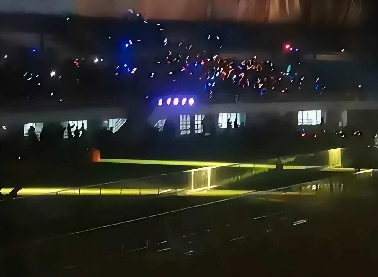 汪峰洛阳演唱会上座率低,汪峰洛阳演唱会开场曲