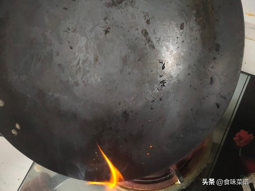 旧锅猪油开锅的正确方法,新锅没猪油怎么开锅最简单方法