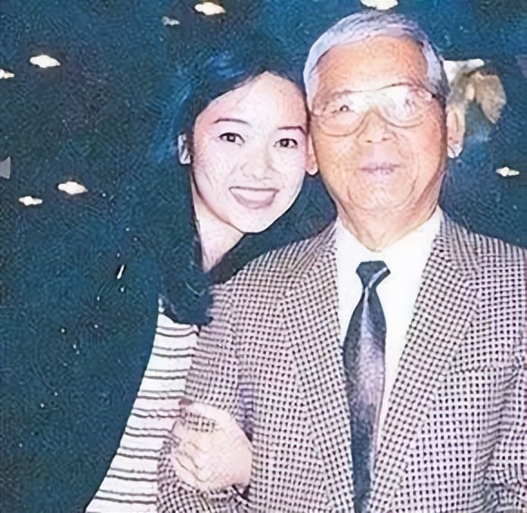 白富美家世显赫,9位娱圈消失的白富美