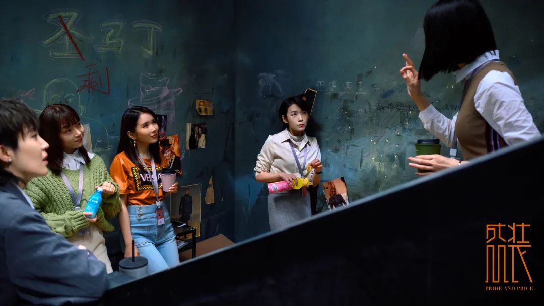 盛装出席真的很好看,盛装到底想要表达什么