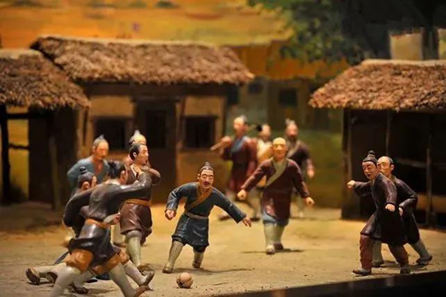 足球身价最高的是不是内马尔,身价最高的足球运动员梅西