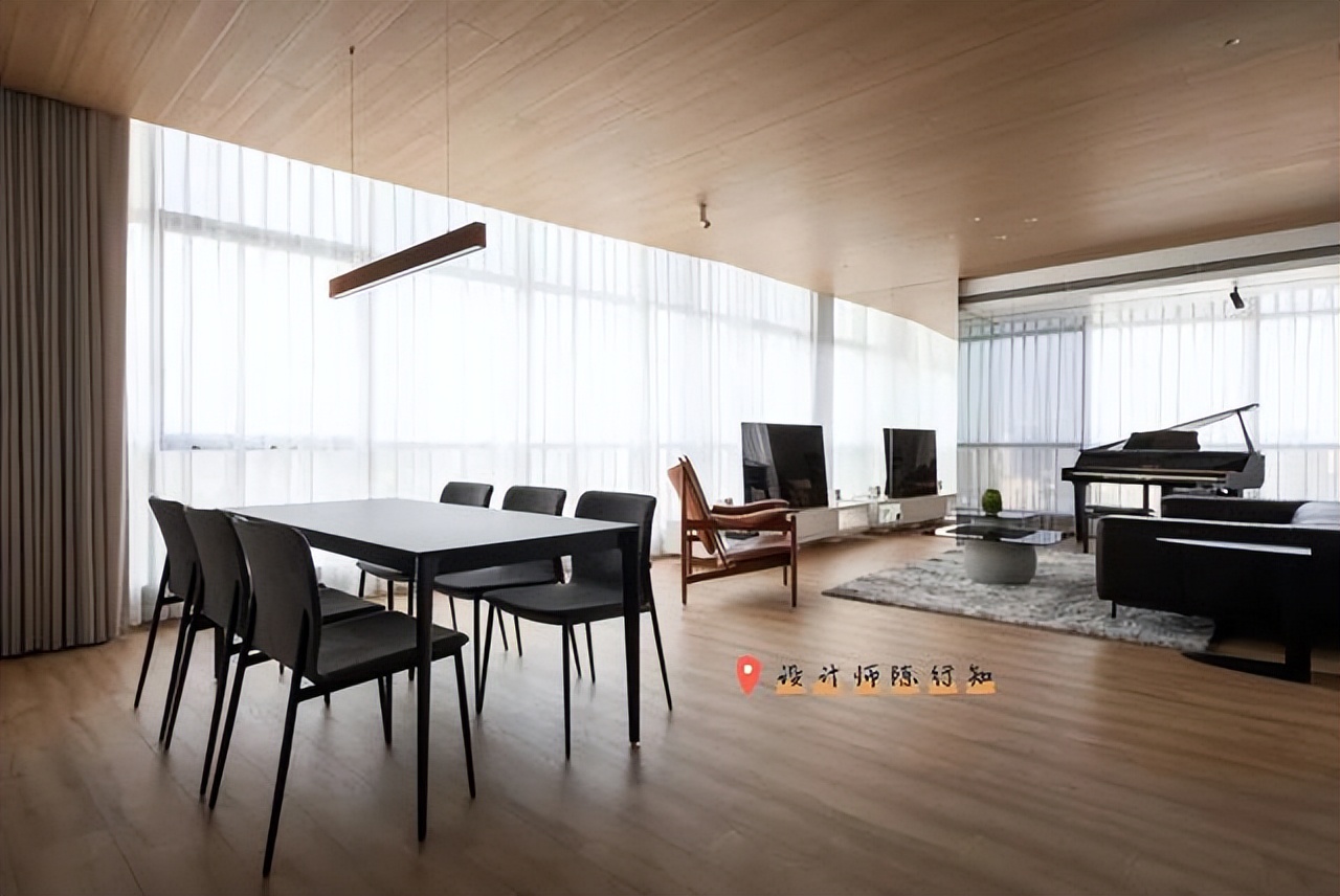 房子还没装修的客厅有必要装吗,再买房买精装房