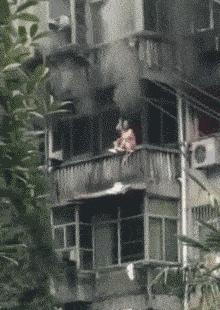 上课衣服穿反怎么办,上课忘记穿裤子该怎么办