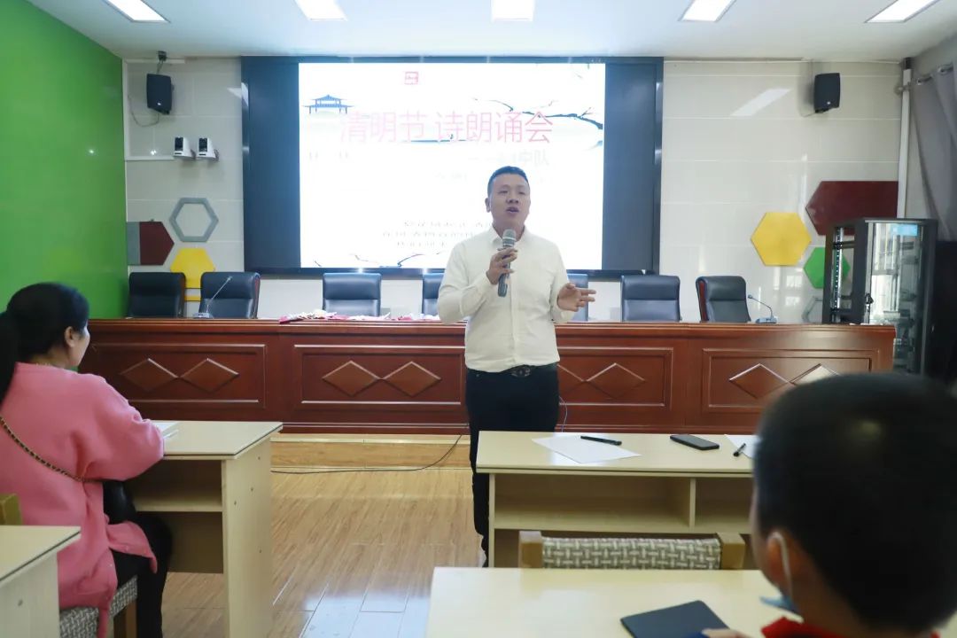 清明祭英烈警营朗诵,向英烈致敬清明诗歌朗诵小学生