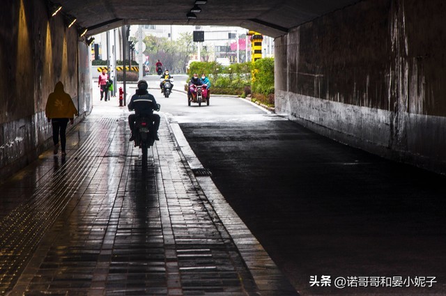 20万存建设银行5年定期利息多少钱,建设银行存20万存3年定期多少利息