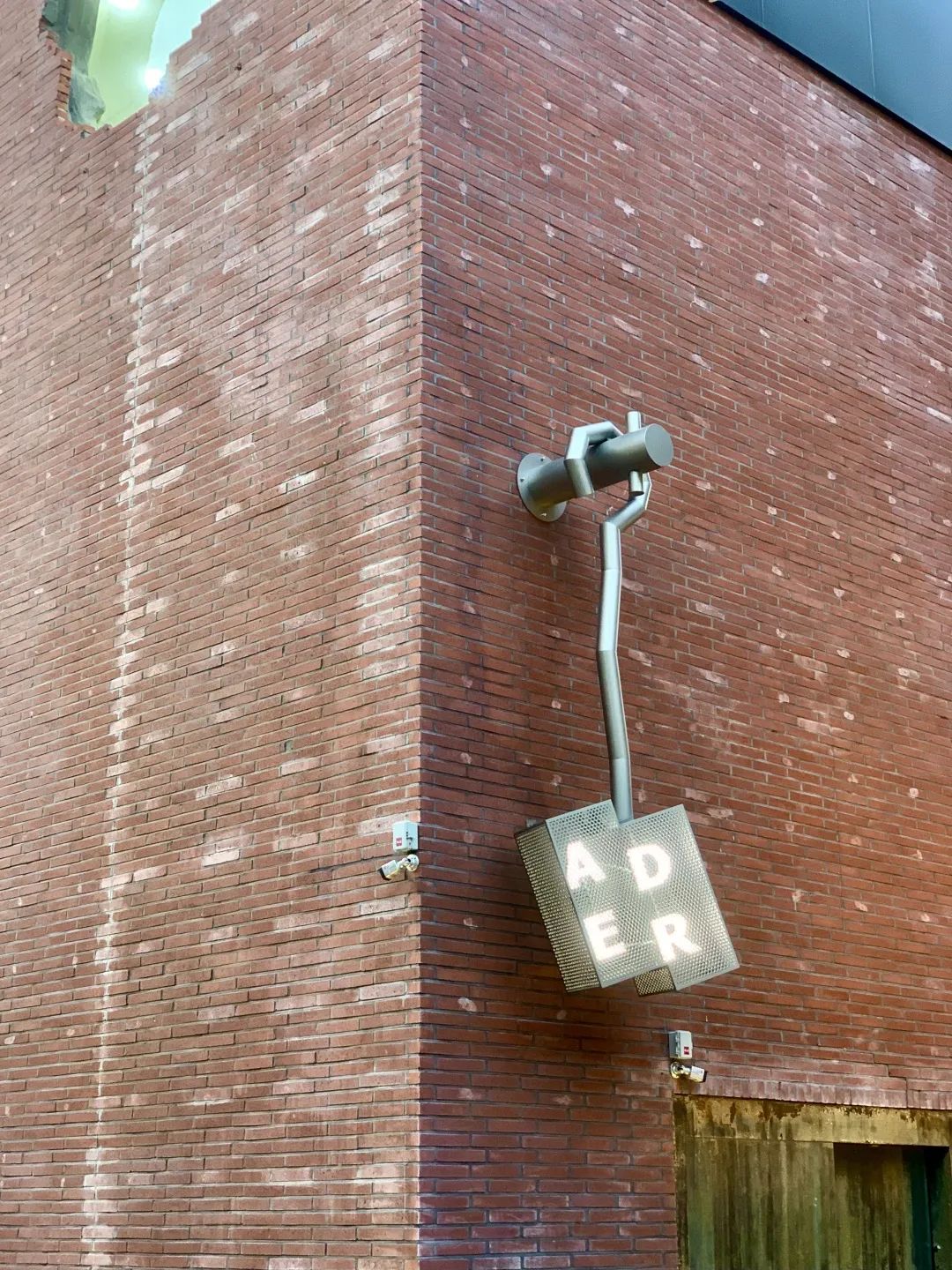 韩国年轻人喜欢去哪里买衣服,韩国年轻人喜欢去哪个国家旅行