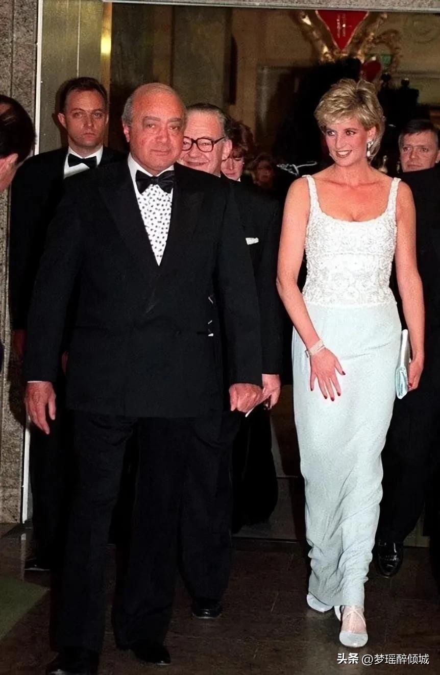 戴安娜与多迪拥抱照片,戴安娜王妃多迪现状