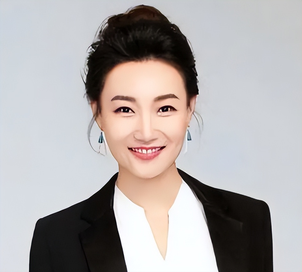 新闻联播主持人李梓萌真实头发,新闻联播主播李梓萌讲东北话