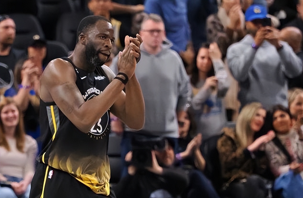 勇士逆转76汤普森,勇士vs国王库里庆祝克莱三分