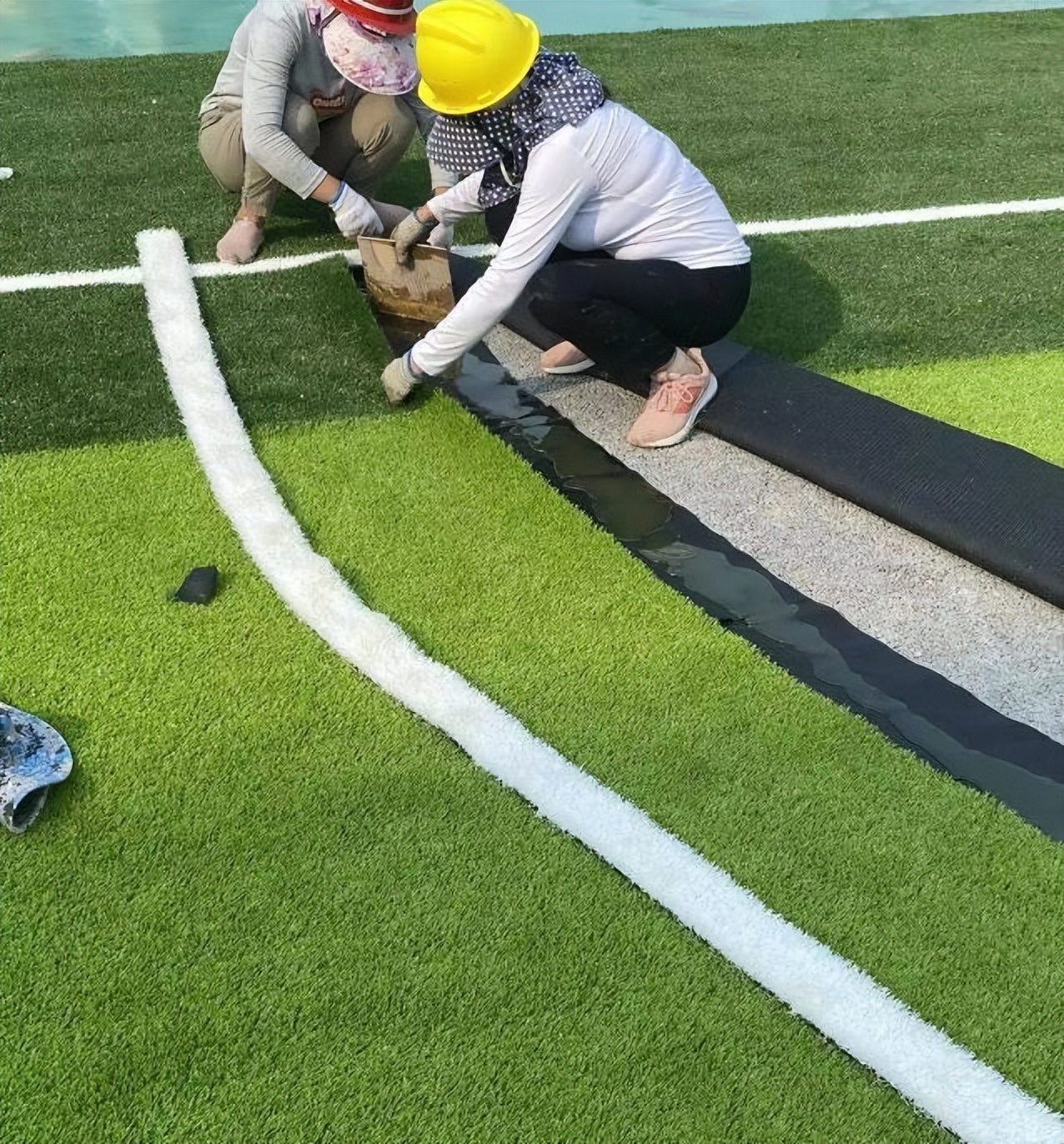 足球场人造草坪5公分厚,人造足球草坪胶水