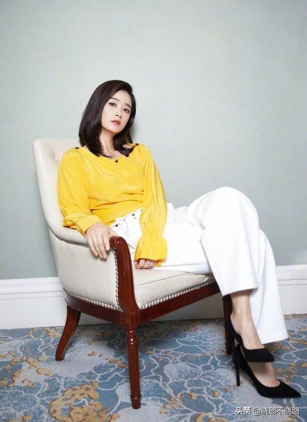 蒋欣穿什么样的裤子好看,胯宽腿粗妹子这样穿
