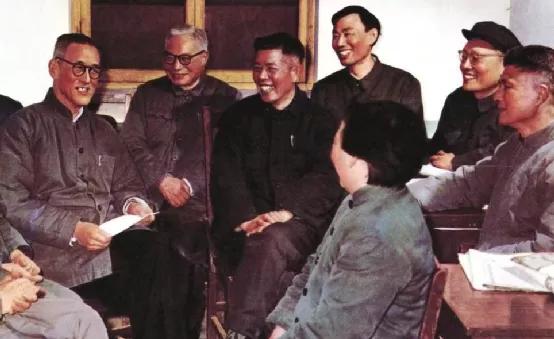 一辈子只会教书的清华男神,凭什么被*镕基朱**誉为“一代宗师”