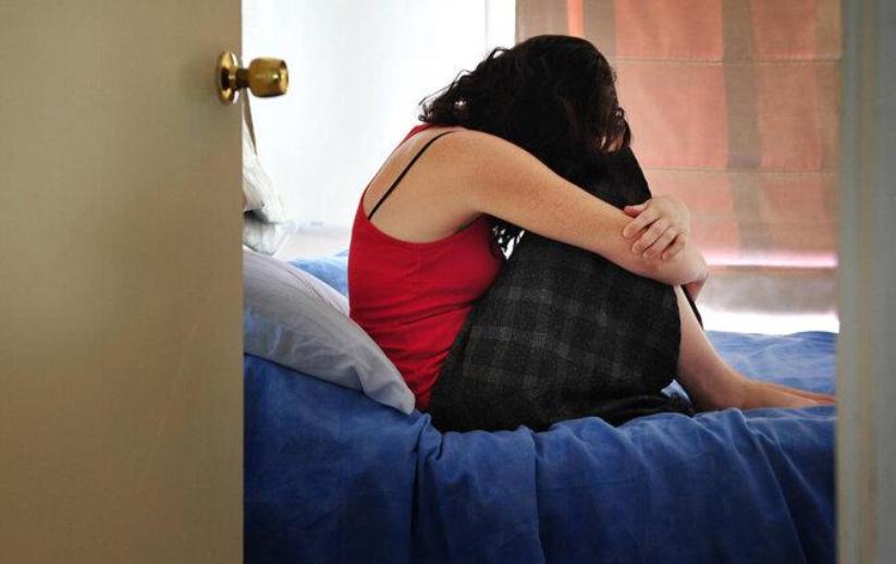 16岁女孩没有月经，到医院检查，被告知没有阴道、子宫，母亲哭了