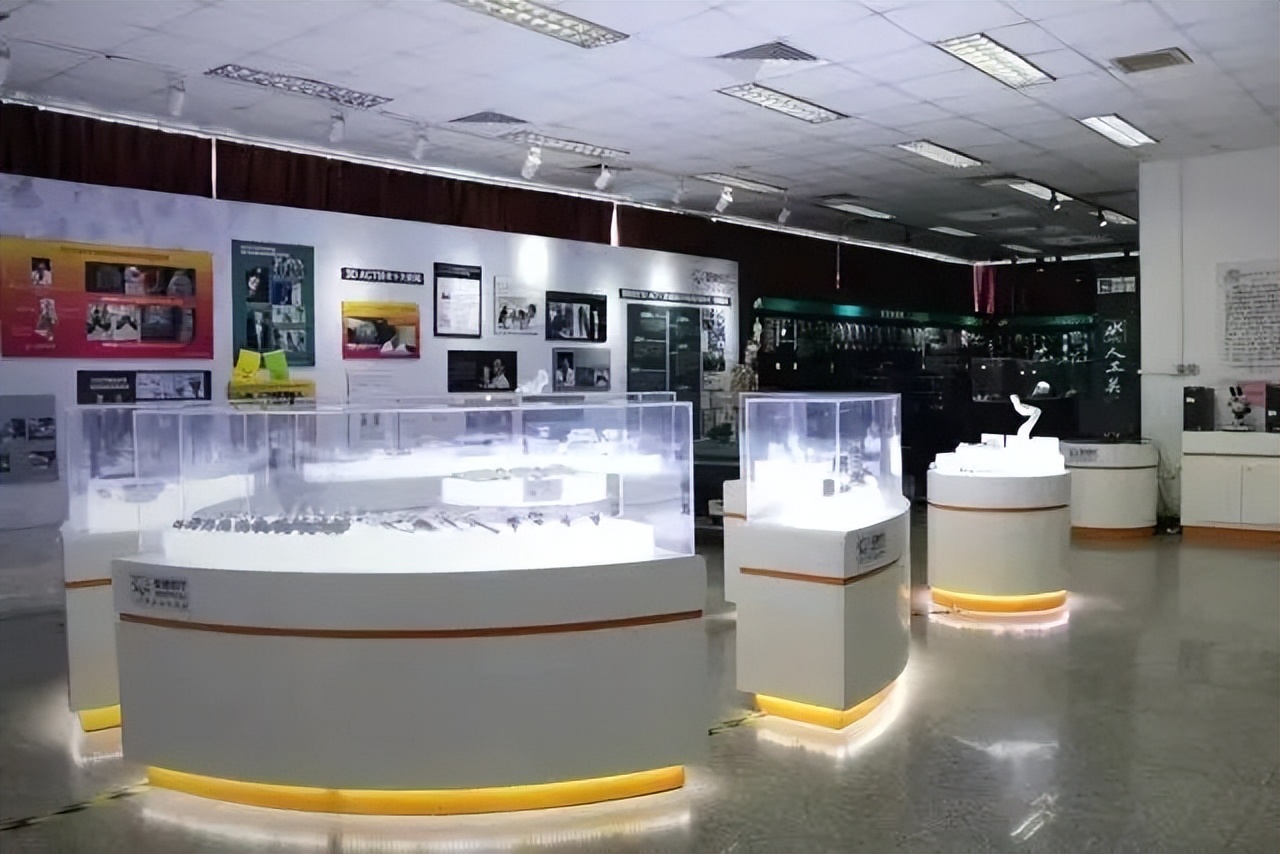 驻昌企业研发的国内首个“金属3D打印胫骨平台系统”获批上市