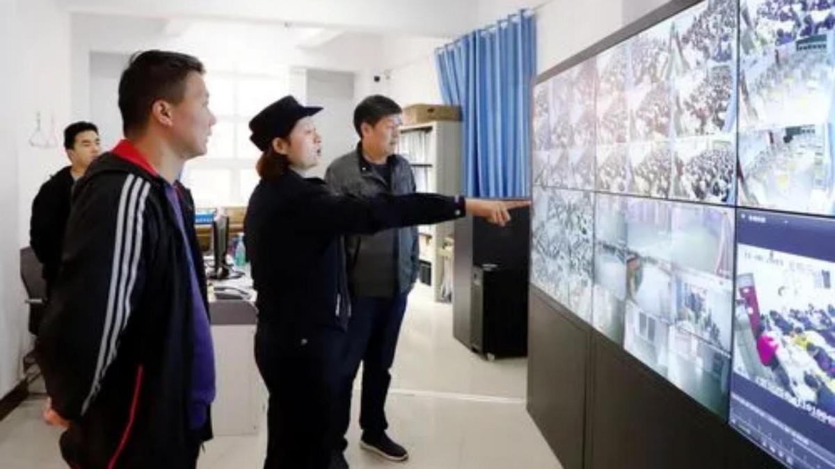 贵州中学12岁少女惨遭轮奸,所有同学视而不见,现场惨不忍睹!