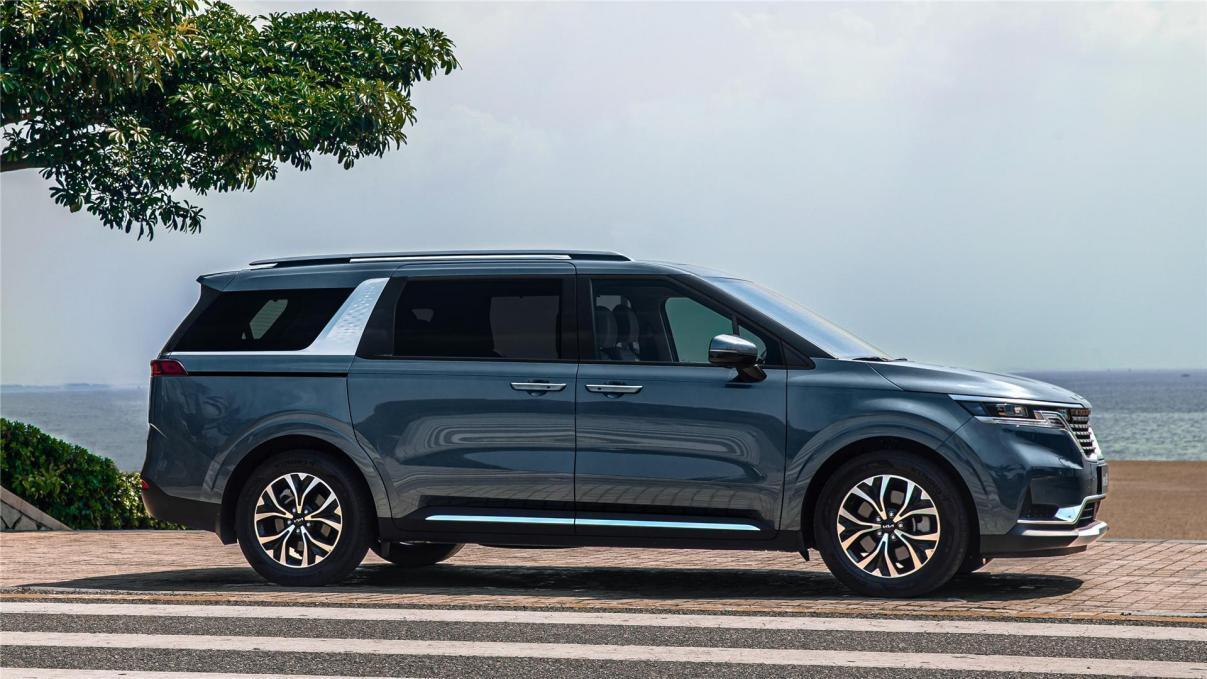 全新起亚嘉华实车很有商务风格,全新款起亚嘉华mpv版