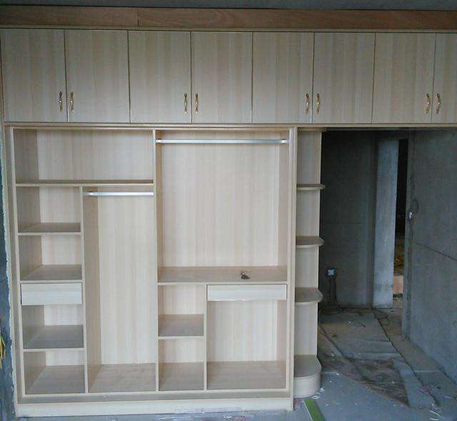 定制衣柜好还是请木工打柜子好,定制衣柜和木工打柜子哪个更划算