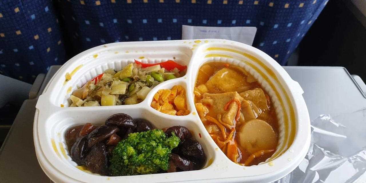 12306回应高铁35元盒饭标价15元,12306回应盒饭售价问题后续