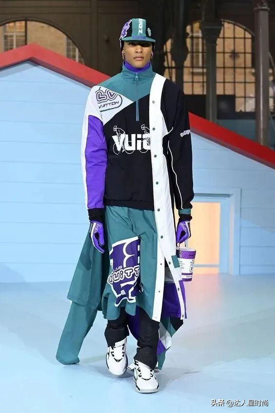 世界杯结束了，足球穿搭火了！欧阳娜娜、Jennie、Bella集体撞衫