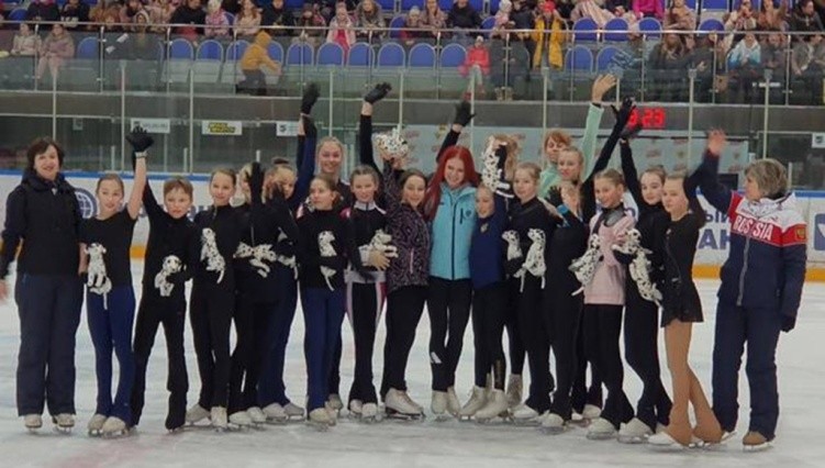 特鲁索娃散发惊艳,特鲁索娃到达北京就展示蟹步