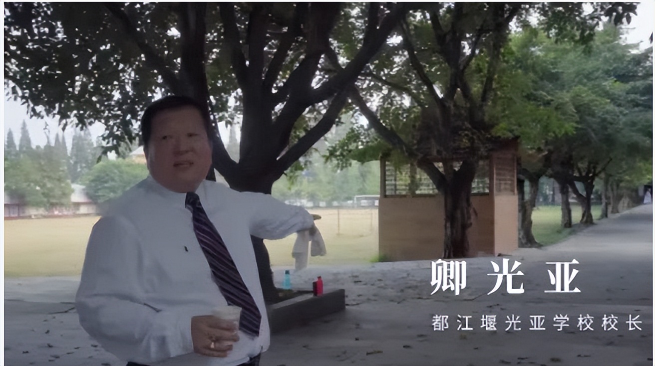 范跑跑汶川地震亲历记,汶川地震老师范跑跑逃生