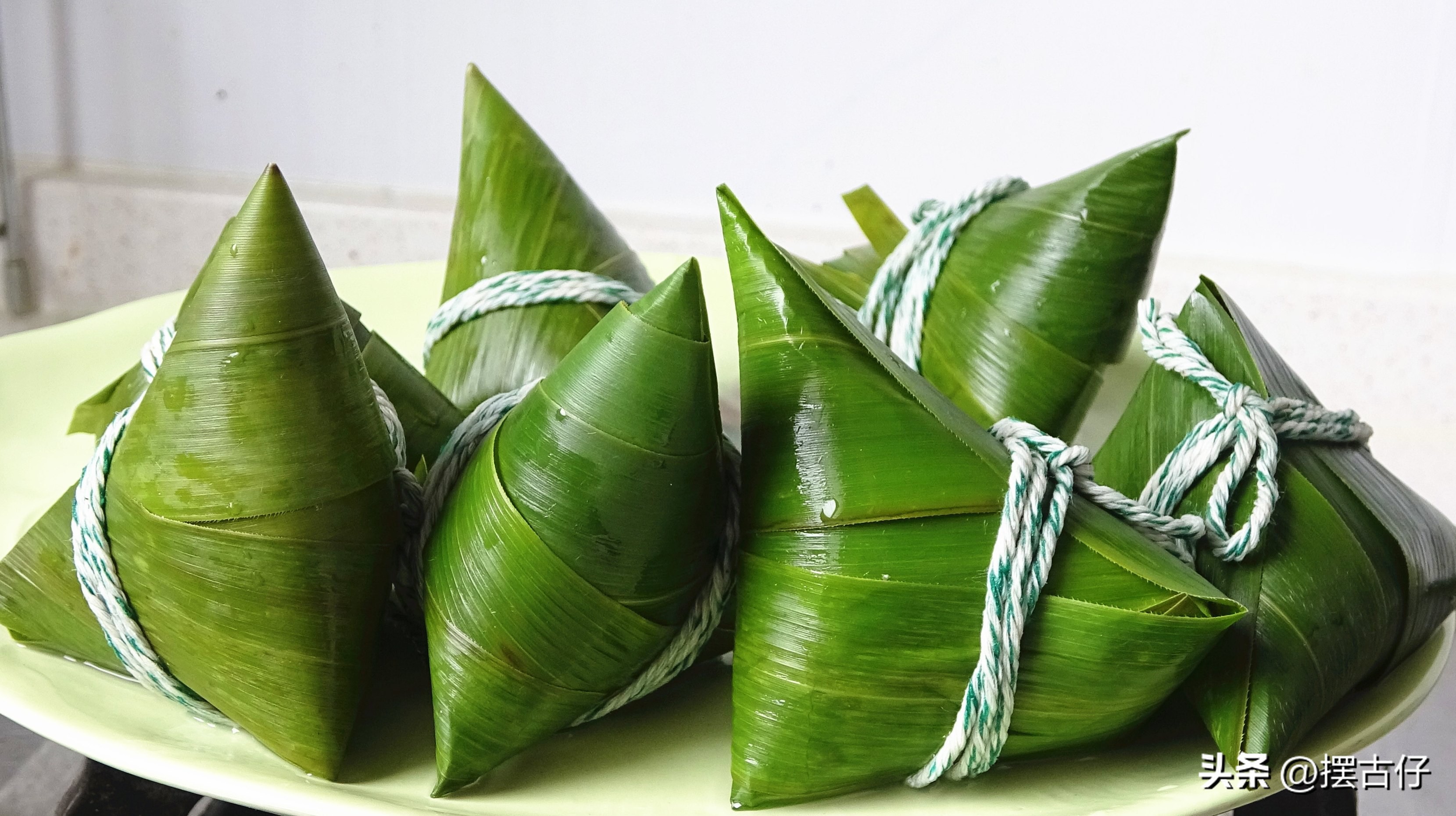 广西的白切鸡扣肉,广西名菜松皮扣肉