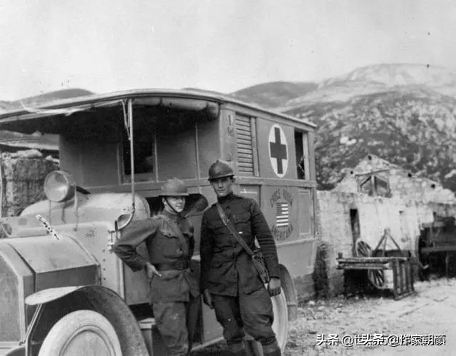 海明威两次坠机,海明威根据一战写的作品